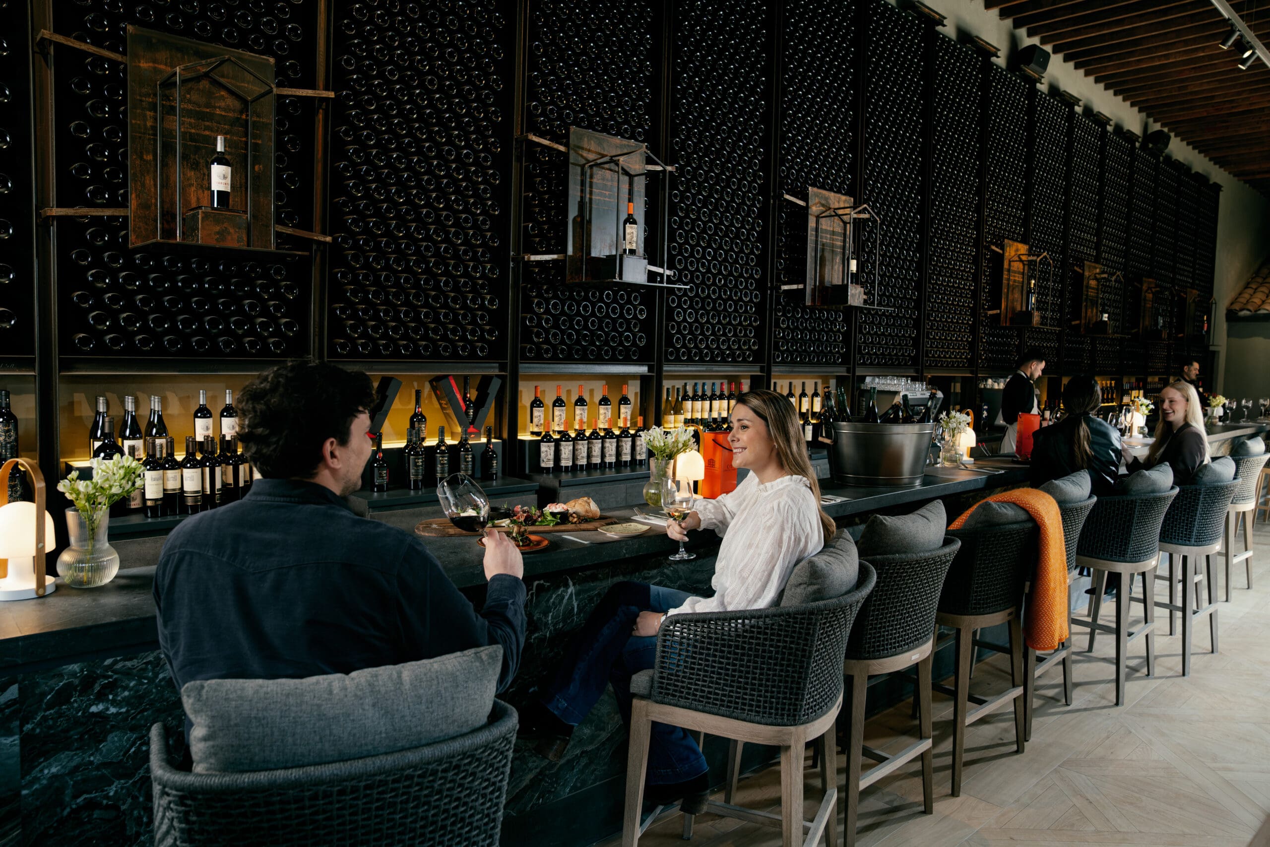 Revista española incluye al Centro del Vino y a Bodega 1883 entre las mejores experiencias culinarias del mundo